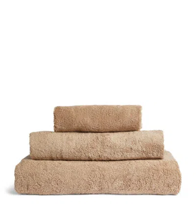 Uchino Blissful Bath Towel (50cm X 100cm) In Beige