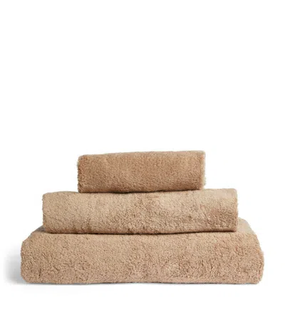 Uchino Blissful Bath Towel (70cm X 140cm) In Beige