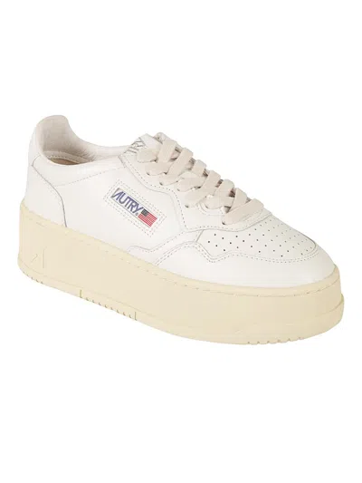 Autry Trainers In Wht Wht