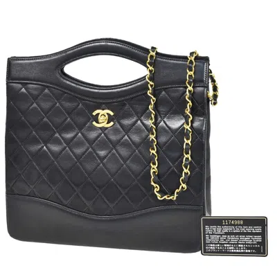 Pre-owned Chanel 31 Vintage Black Leather Shoulder Bag ()