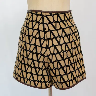 Pre-owned Valentino Garavani Toile Iconographe Shorts With Leather Trims