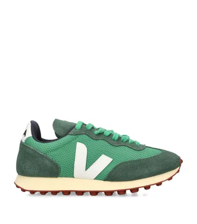 Veja Rio Branco Recycled Runner Trainers In Green