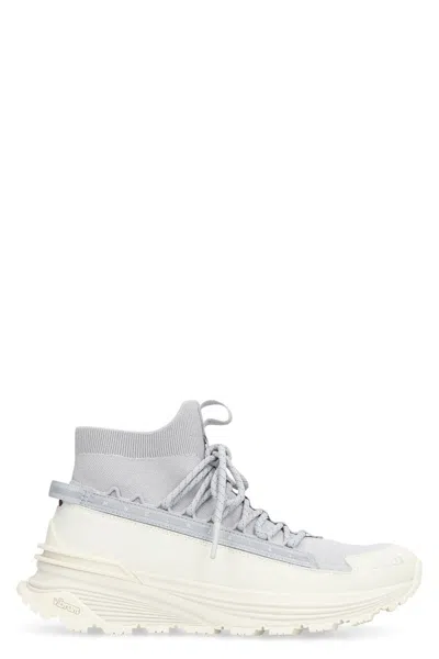 Moncler Monte Runner Lace-up Trainers In Silver