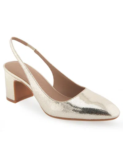 Aerosoles Mags Slingback Pump In Platino Leather