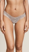 HANKY PANKY SIGNATURE LACE LOW RISE THONG,HANKY40304