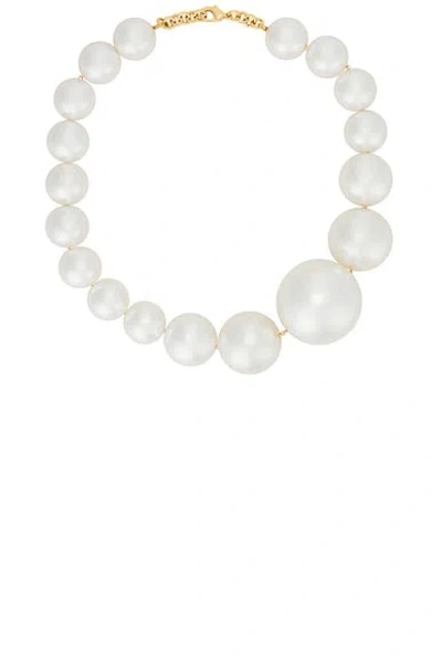 Rowen Rose Faux Pearl Necklace In White/gold