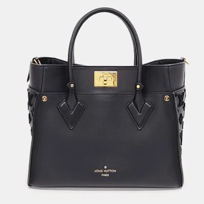 Pre-owned Louis Vuitton On My Side Mm M53826 Handbag In Black