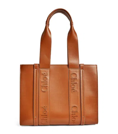 Chloé Medium Leather Woody Tote Bag In Brown