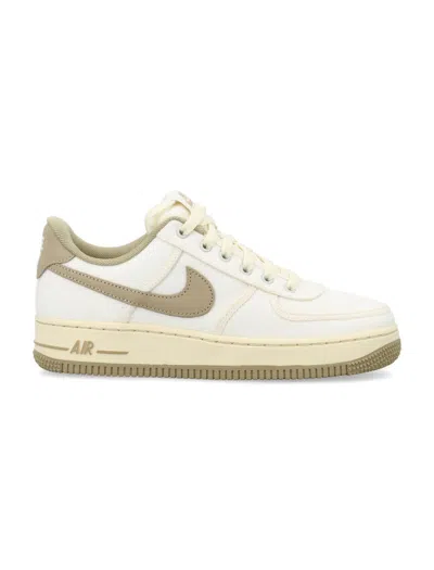 Nike Wmns Air Force 1'07 Sneakers In Sail Limestone Pale