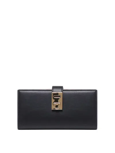 Ferragamo Hug Continental Wallet In Leather In Black