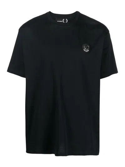 Fred Perry Logo-patch Short-sleeved T-shirt In Black