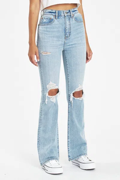 Daze Go-getter High Rise Flare Jeans In Washed Blue