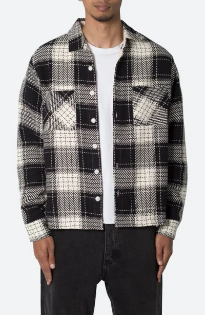 Mnml Plaid Classic Flannel Button-up Shirt In Black