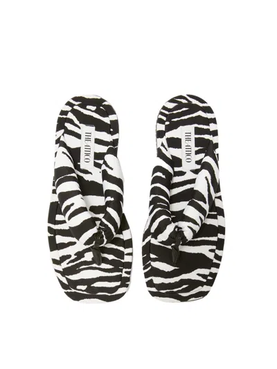 Attico The  Indie Zebra Print Flat Thongs In Black