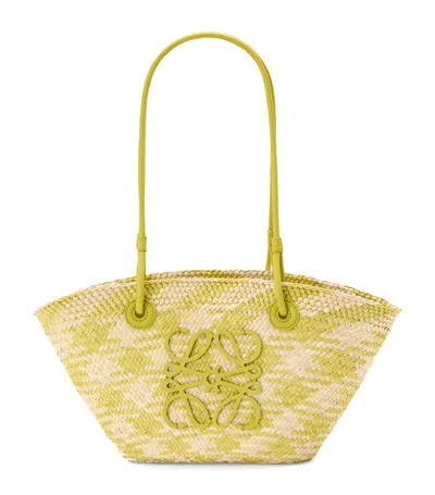 Loewe X Paula's Ibiza Anagram Basket Shoulder Bag In Checkered Iraca Palm With Leather Handles In Green