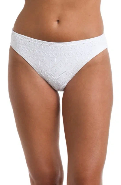 La Blanca Women's Salt Textured Hipster Bikini Bottoms In White