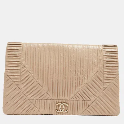 Pre-owned Chanel Leather Coco Pleats Flap Clutch In Beige