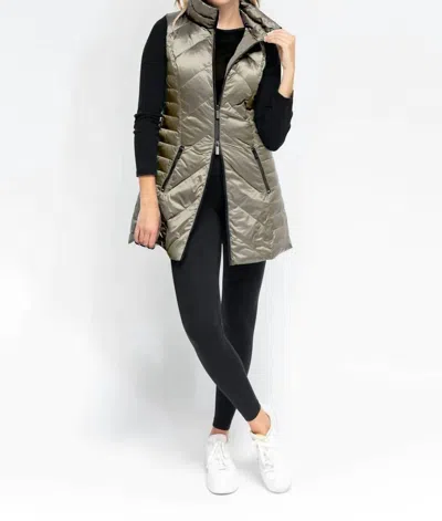 Anorak Chevron Waxed Vest In Taupe In Gold