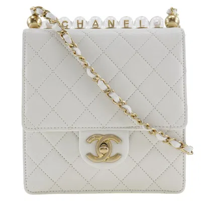 Pre-owned Chanel Pearl Bag White Leather Shoulder Bag ()