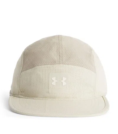 Under Armour Iso-chill Logo Cap In Beige