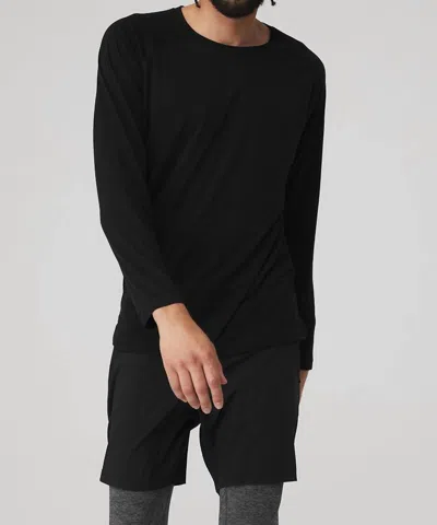 Alo Yoga Triumph Long Sleeve Tee In Black