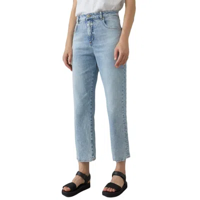 Closed Gill Organic Stretch Straight Jean In Light Wash In Blue
