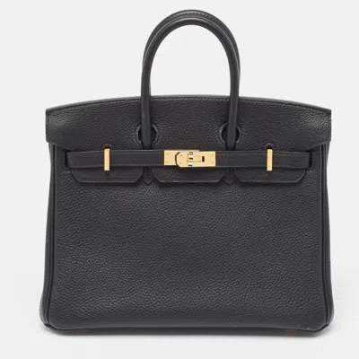 Pre-owned Hermes Noir Togo Leather Gold Finish Birkin 25 Bag In Black