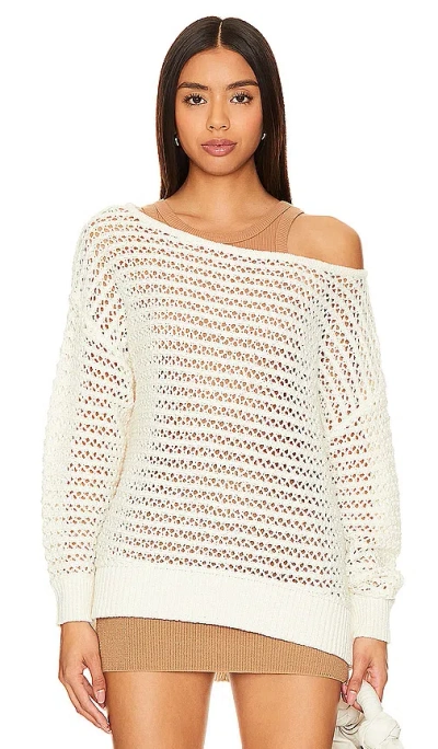 525 Cindy Pullover In White