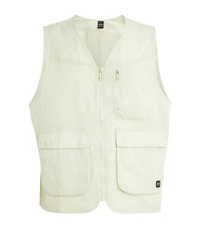 Under Armour Legacy Crinkle Gilet In Ivory