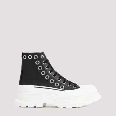 Alexander Mcqueen Black Leather Boot In White