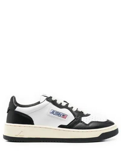 Autry 'medalist' White And Black Low Top Sneakers With Logo Patch In Leather Woman