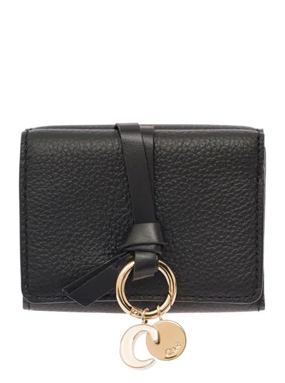 Chloé 'alphabet' Black Tri-fold Wallet With Charm And Leather Link In Grainy Leather Woman