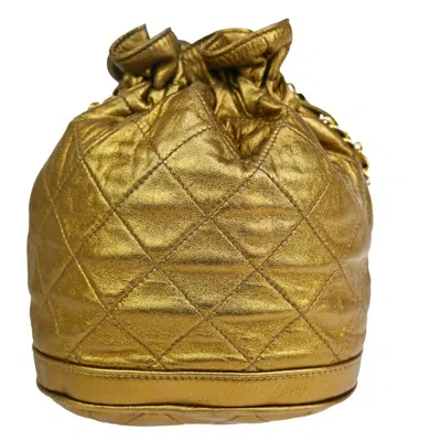 Pre-owned Chanel Matelassé Leather Shoulder Bag () In Gold