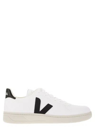 Veja Leather Trainers With Logo In White