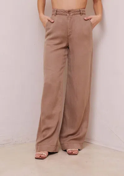 Bella Dahl Clean Hem High Waist Pants In Mocha Chocolate In Multi