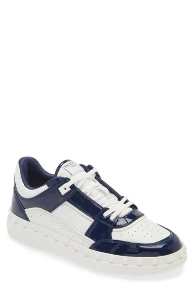 Valentino Garavani Freedots Low Top Sneaker In Patent Leather In Blue/white