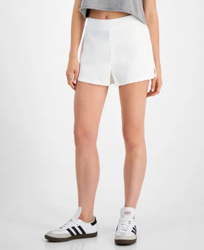 Tinseltown Juniors' Side-slit Pull-on Hot Shorts In Bright Whi