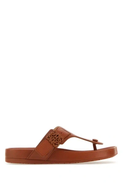 Loewe Woman Caramel Leather Thong Slippers In Brown