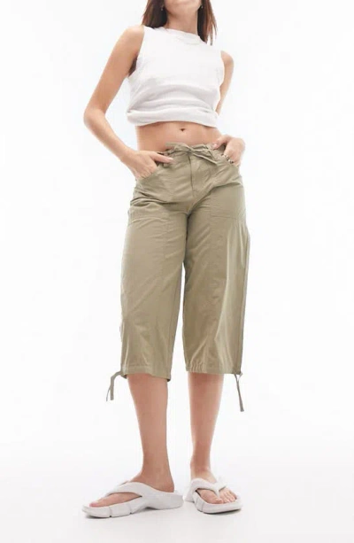 Topshop Low Rise Cropped Capri Cargo Pants In Sage-gray