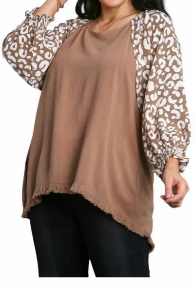 Umgee Round Neck With Unfinished Frayed Hem Top In Latte In Brown