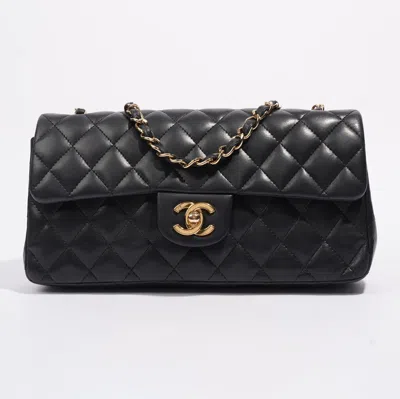 Pre-owned Chanel Single Flap Lambskin Leather Shoulder Bag In Black