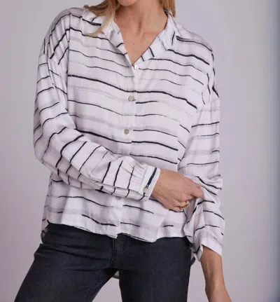 Bella Dahl Ls High Low Shirt In Frosted Stripe In White