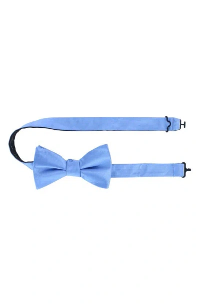 Trafalgar Sutton Solid Colour Silk Bow Tie In Light Blue