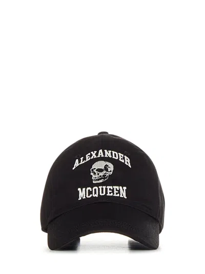 Alexander Mcqueen Varsity Hat In Nero/bianco