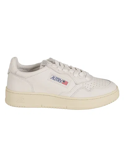 Autry Logo Patched Low Sneakers In White