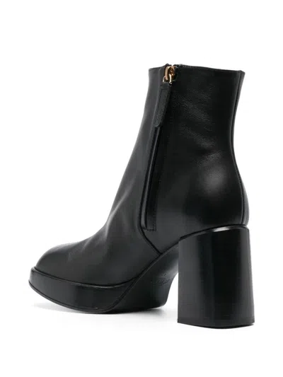 Tod's Boots Shoes In Black