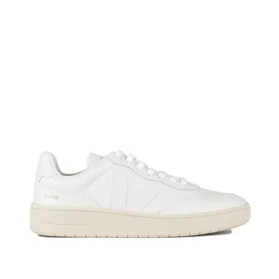 Veja Leather Sneaker In Bianco