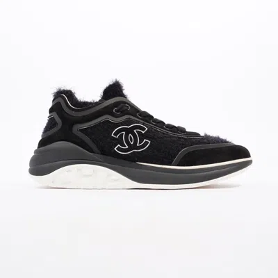 Pre-owned Chanel Cc Sneakers /fabric In Black
