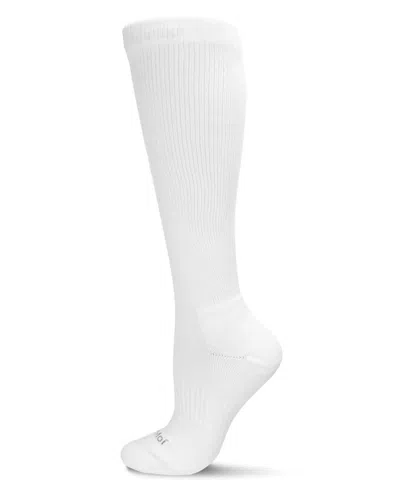 Memoi Unisex Classic Athletic Cushion Sole Knee High Cotton Blend 15-20mmhg Graduated Compression Socks In White