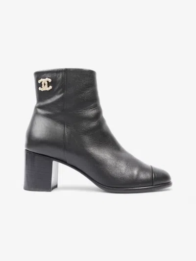Pre-owned Chanel Cc Boots 50 / Gold Leather In Black